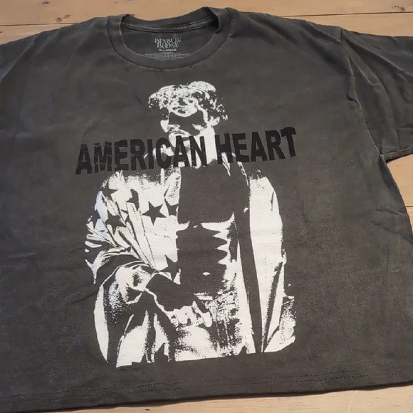 Benson Boone Portrait Tee American Heart Graphic T-Shirt XL Charcoal Black - Picture 3 of 9
